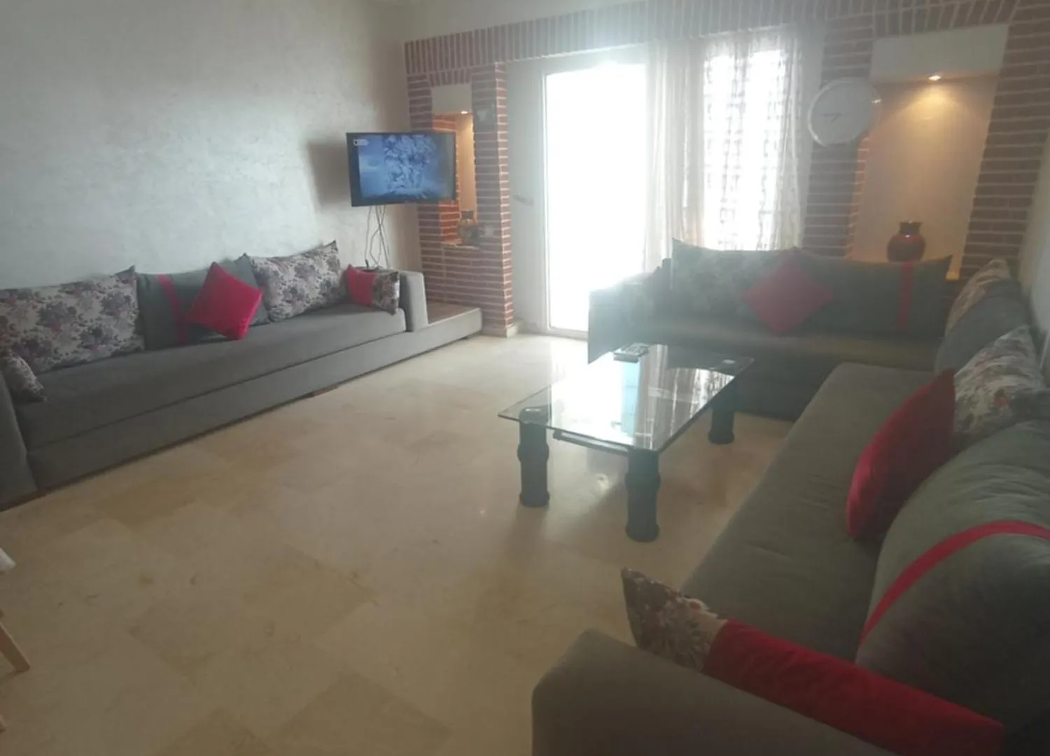 Chez Sahar kontakter